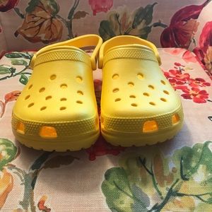 crocs